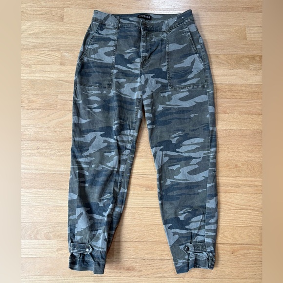 Express Camouflage Cropped Straight High Rise Pants Size 8 - Picture 2 of 13